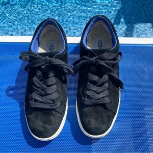 UGG Women's Size 7 1/2 Black Suede Sneakers with Black Laces in Excellent Cond.